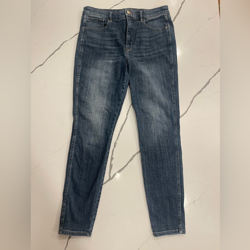 White House Black Market Womens size 12 denim jeans. Skinny leg